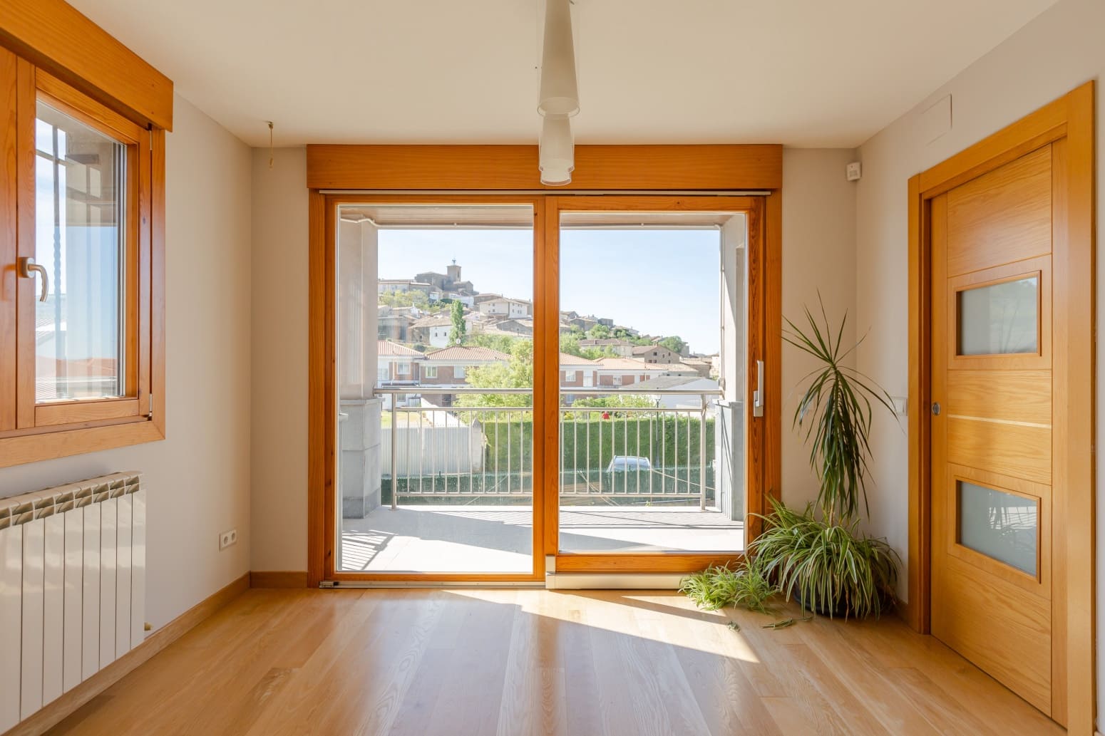 6 makuuhuone Huvila myytävänä paikassa Aibar mukana 
autotalli - 450 000 € (Ref: 9794315)