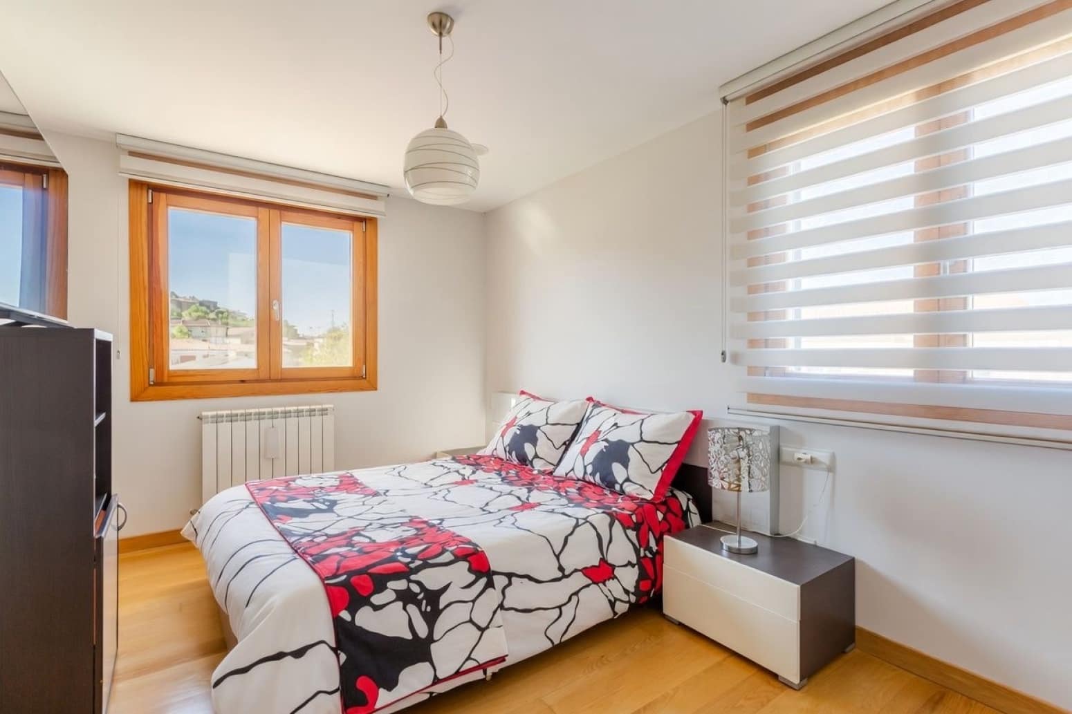 6 makuuhuone Huvila myytävänä paikassa Aibar mukana 
autotalli - 450 000 € (Ref: 9794315)