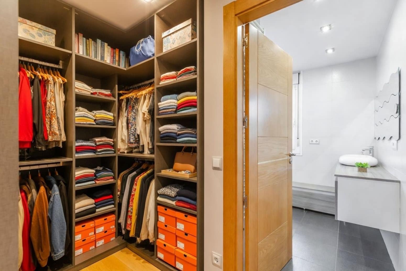 6 makuuhuone Huvila myytävänä paikassa Aibar mukana 
autotalli - 450 000 € (Ref: 9794315)