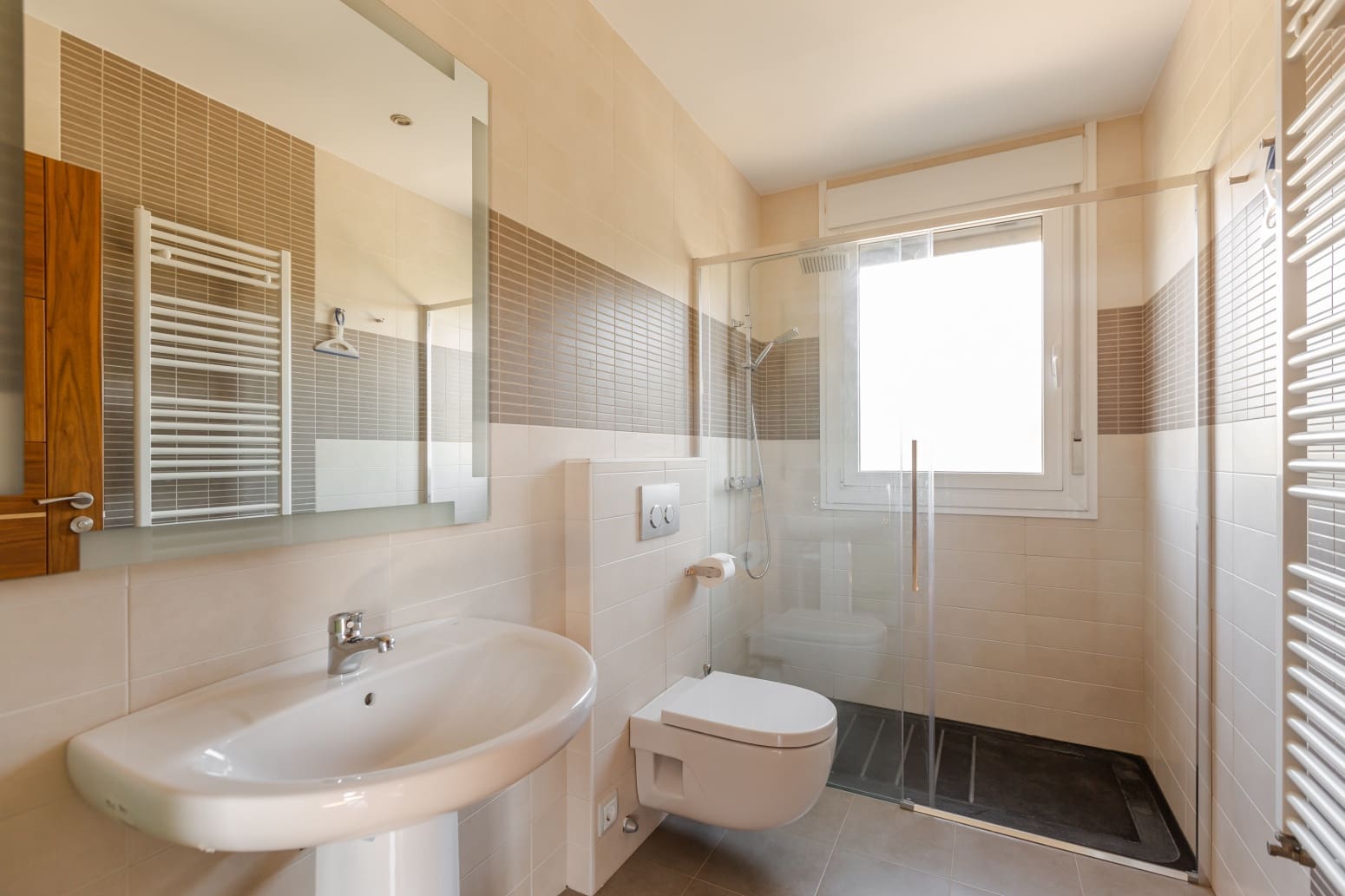 6 makuuhuone Huvila myytävänä paikassa Aibar mukana 
autotalli - 450 000 € (Ref: 9794315)