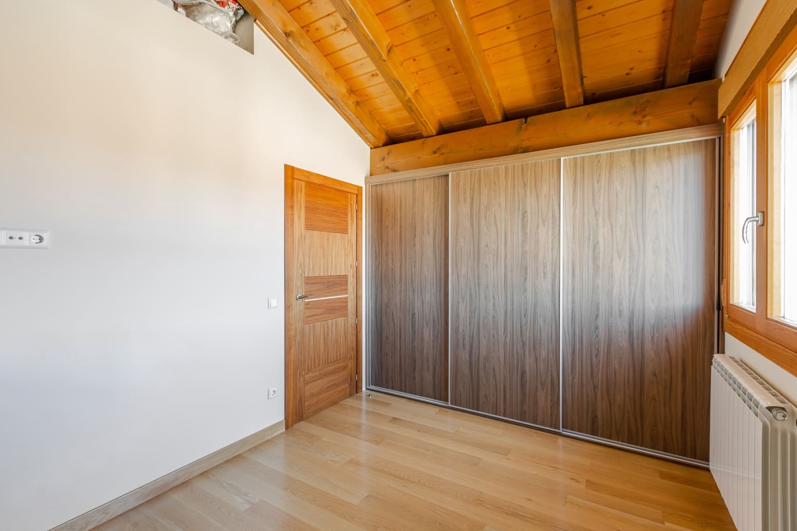 6 makuuhuone Huvila myytävänä paikassa Aibar mukana 
autotalli - 450 000 € (Ref: 9794315)