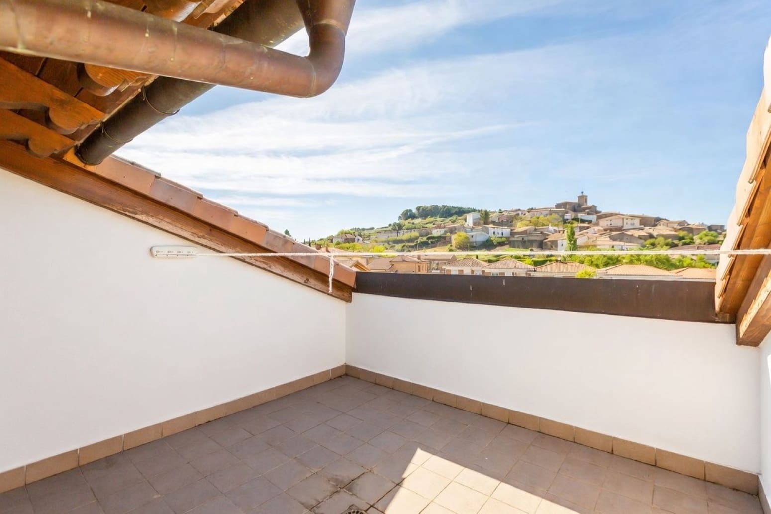 6 makuuhuone Huvila myytävänä paikassa Aibar mukana 
autotalli - 450 000 € (Ref: 9794315)