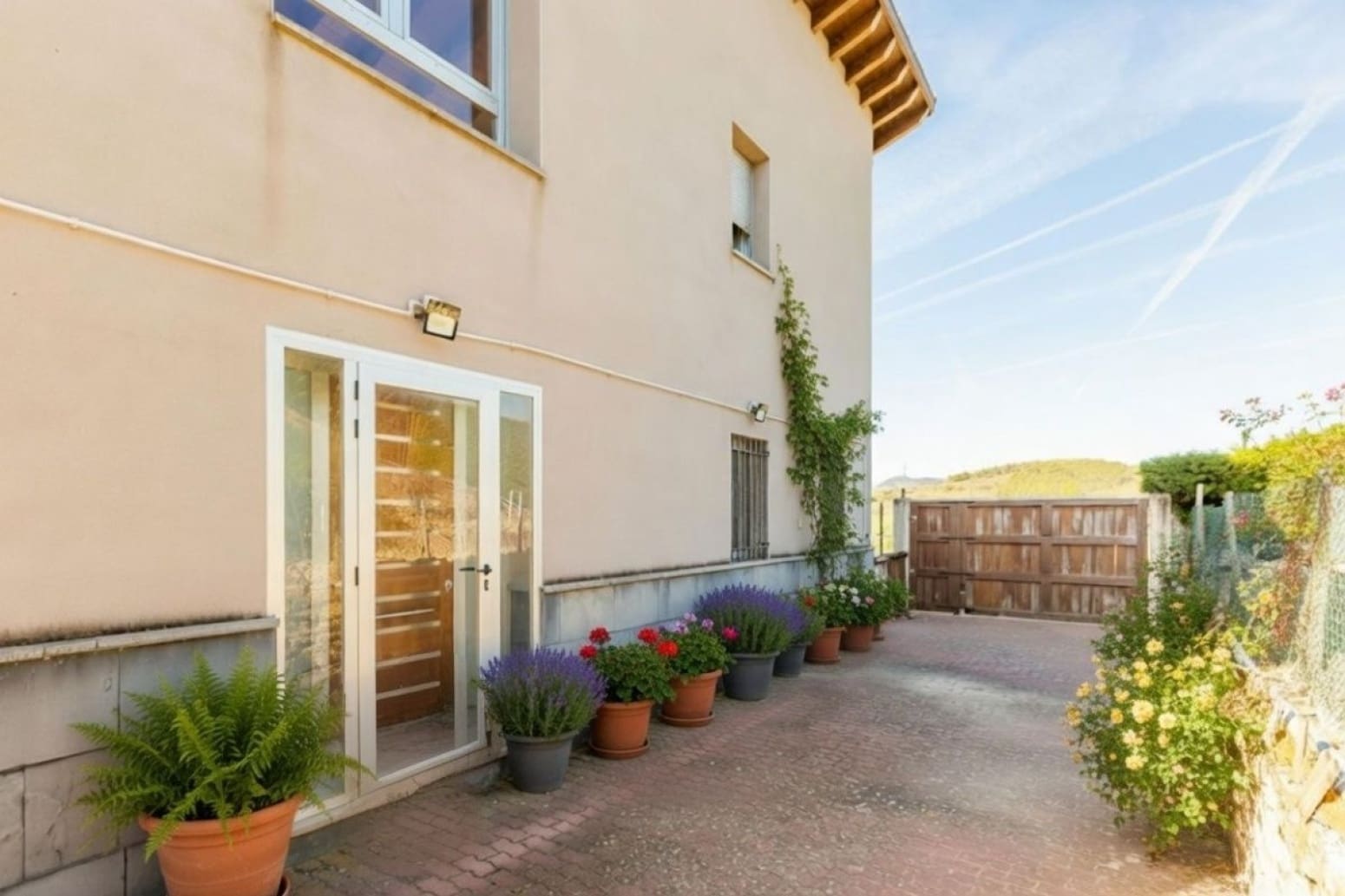 6 makuuhuone Huvila myytävänä paikassa Aibar mukana 
autotalli - 450 000 € (Ref: 9794315)