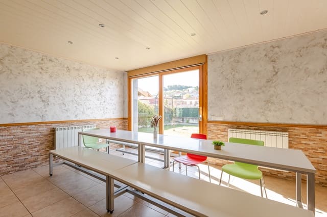 6 makuuhuone Huvila myytävänä paikassa Aibar mukana 
autotalli - 450 000 € (Ref: 9794315)