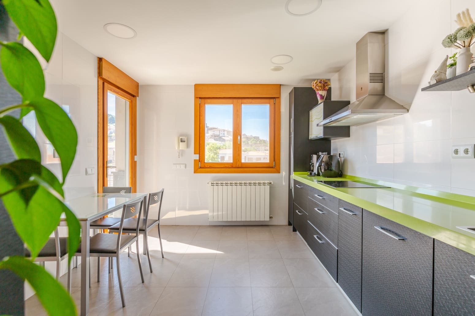 6 makuuhuone Huvila myytävänä paikassa Aibar mukana 
autotalli - 450 000 € (Ref: 9794315)