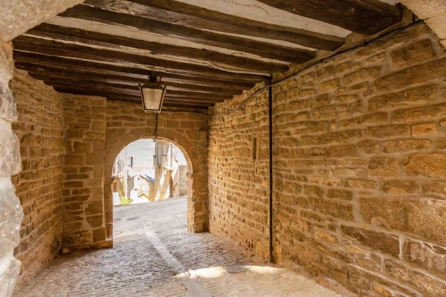 6 makuuhuone Huvila myytävänä paikassa Aibar mukana 
autotalli - 450 000 € (Ref: 9794315)