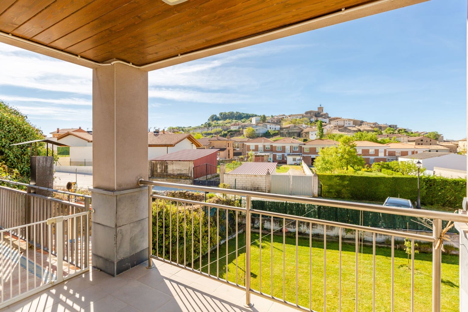 6 makuuhuone Huvila myytävänä paikassa Aibar mukana 
autotalli - 450 000 € (Ref: 9794315)