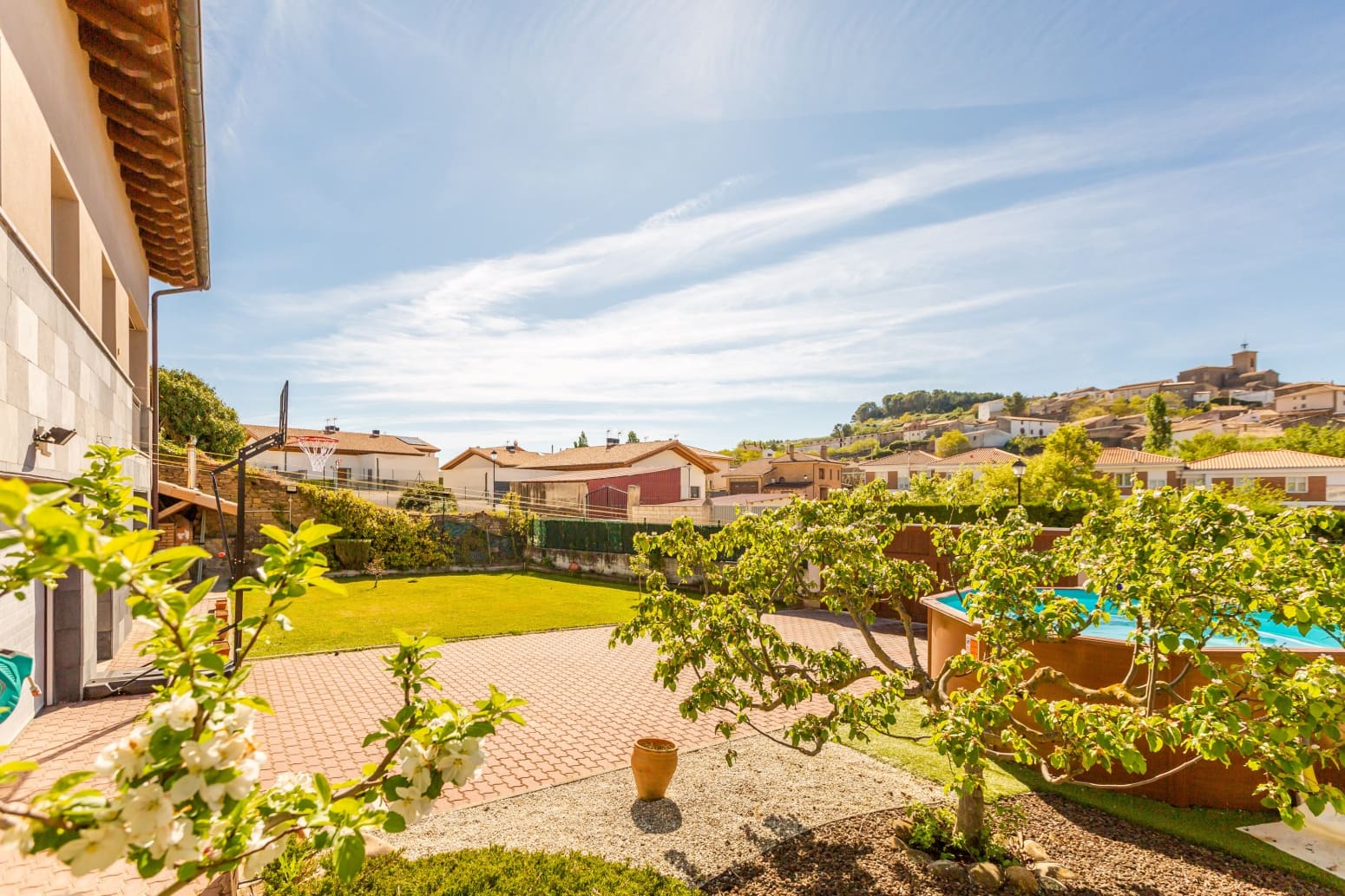 6 makuuhuone Huvila myytävänä paikassa Aibar mukana 
autotalli - 450 000 € (Ref: 9794315)