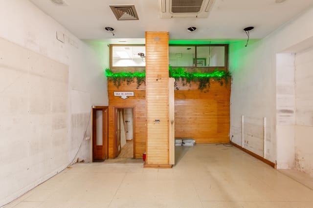 Commercial for sale in Pamplona / Iruña - € 220,000 (Ref: 9794316)