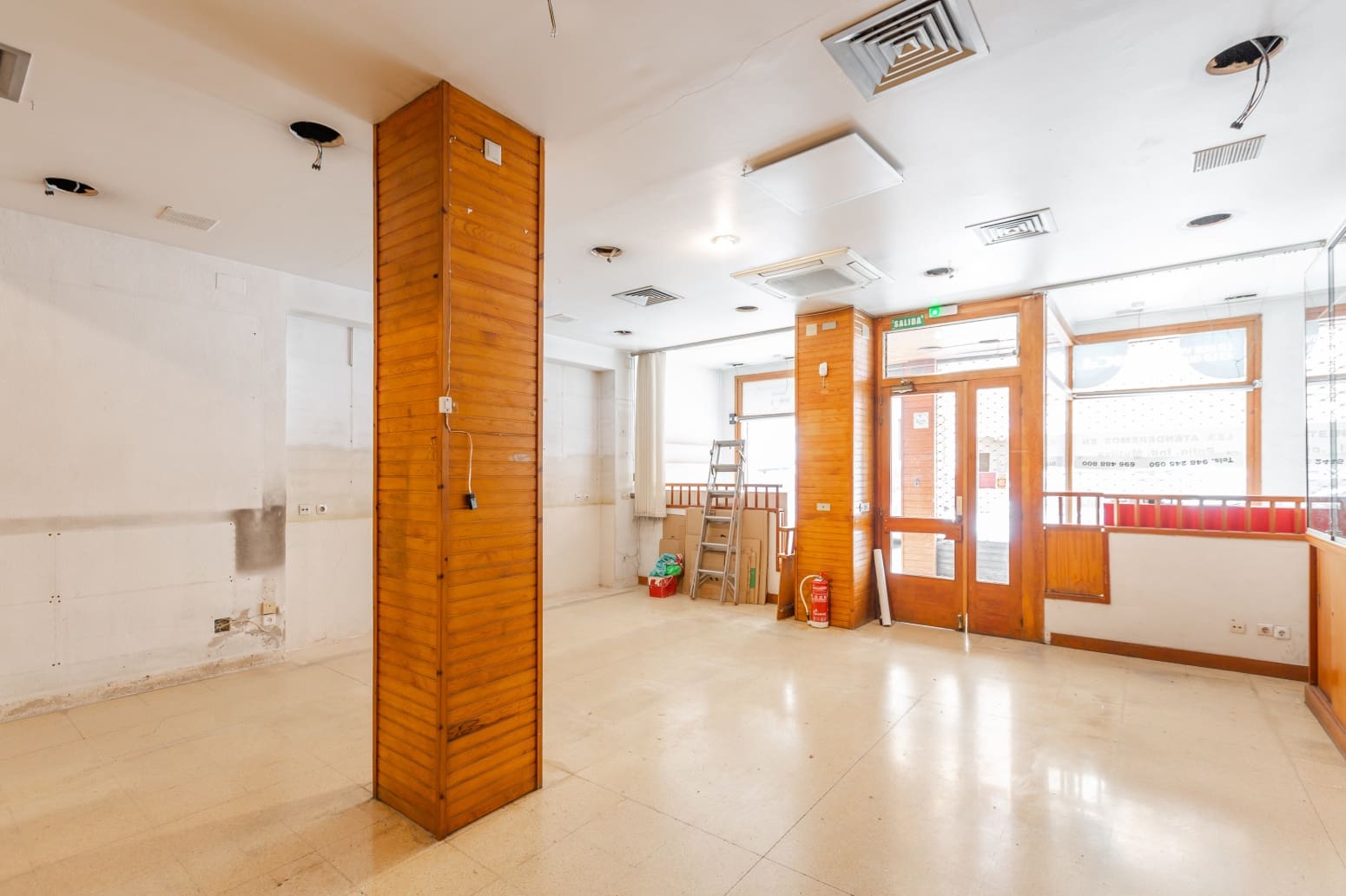 Commercial for sale in Pamplona / Iruna - € 220,000 (Ref: 9794316)