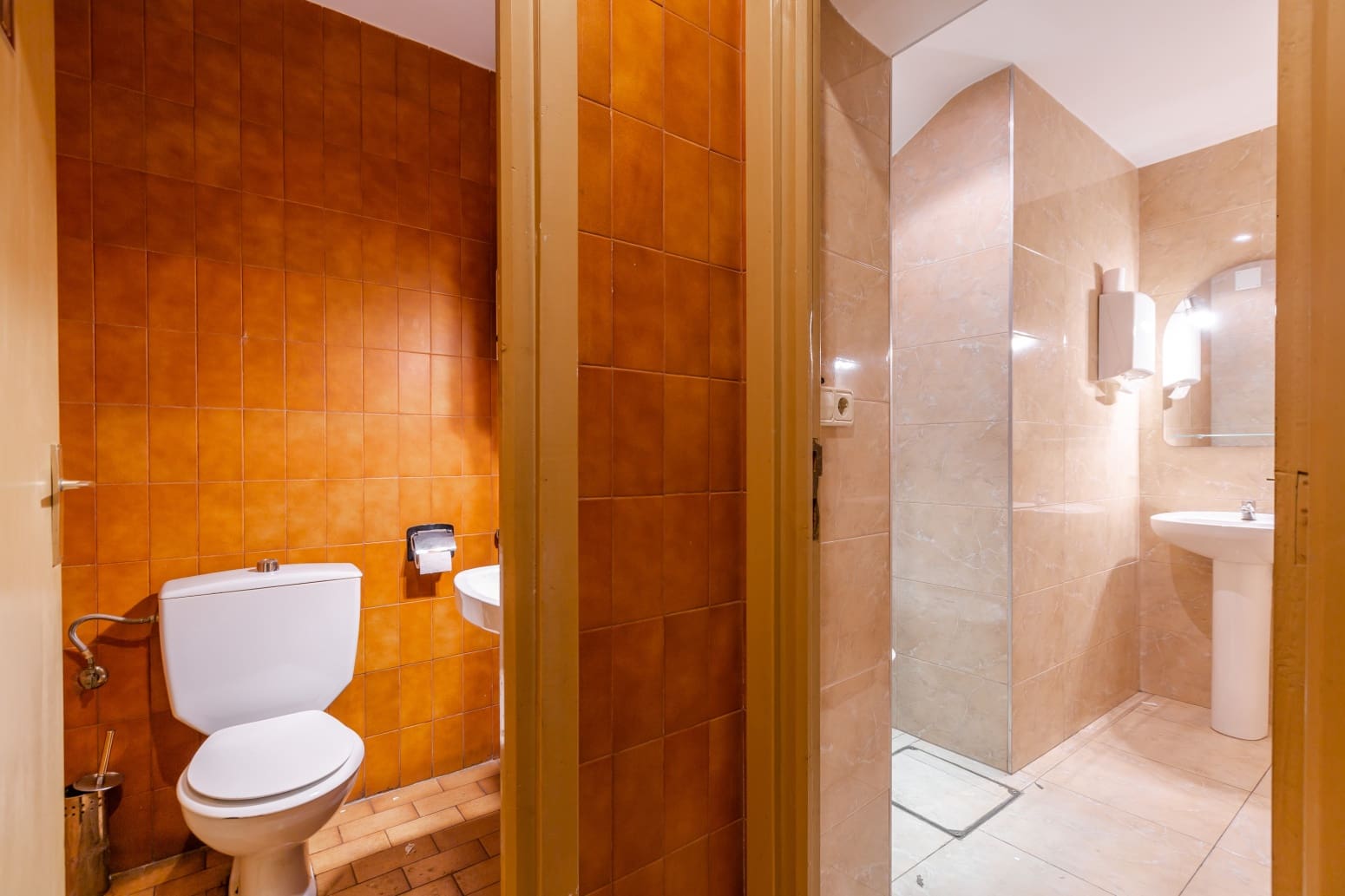 Commercial for sale in Pamplona / Iruna - € 220,000 (Ref: 9794316)