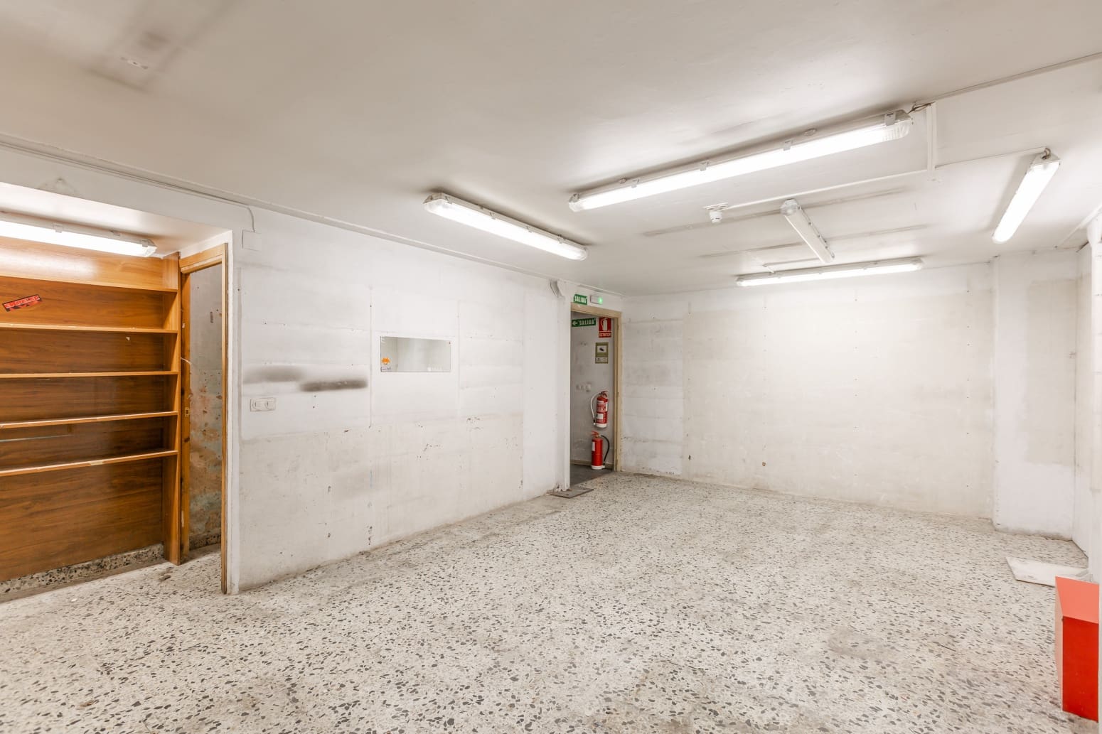 Commercial for sale in Pamplona / Iruna - € 220,000 (Ref: 9794316)