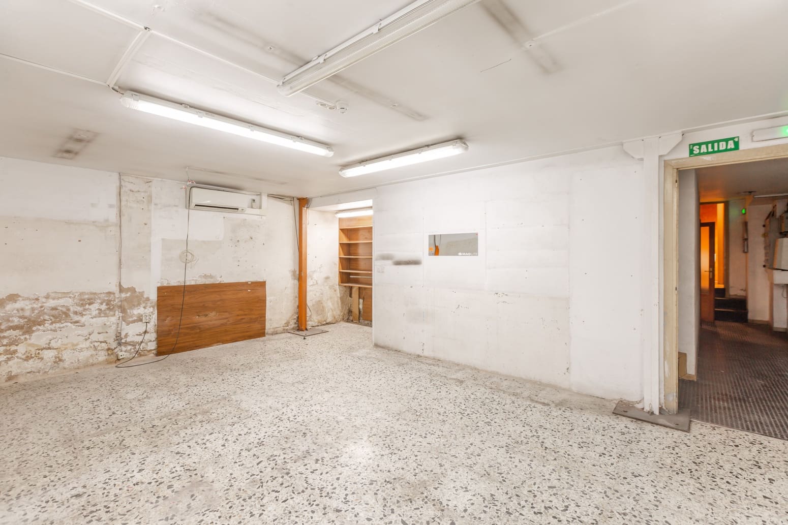 Commercial for sale in Pamplona / Iruna - € 220,000 (Ref: 9794316)