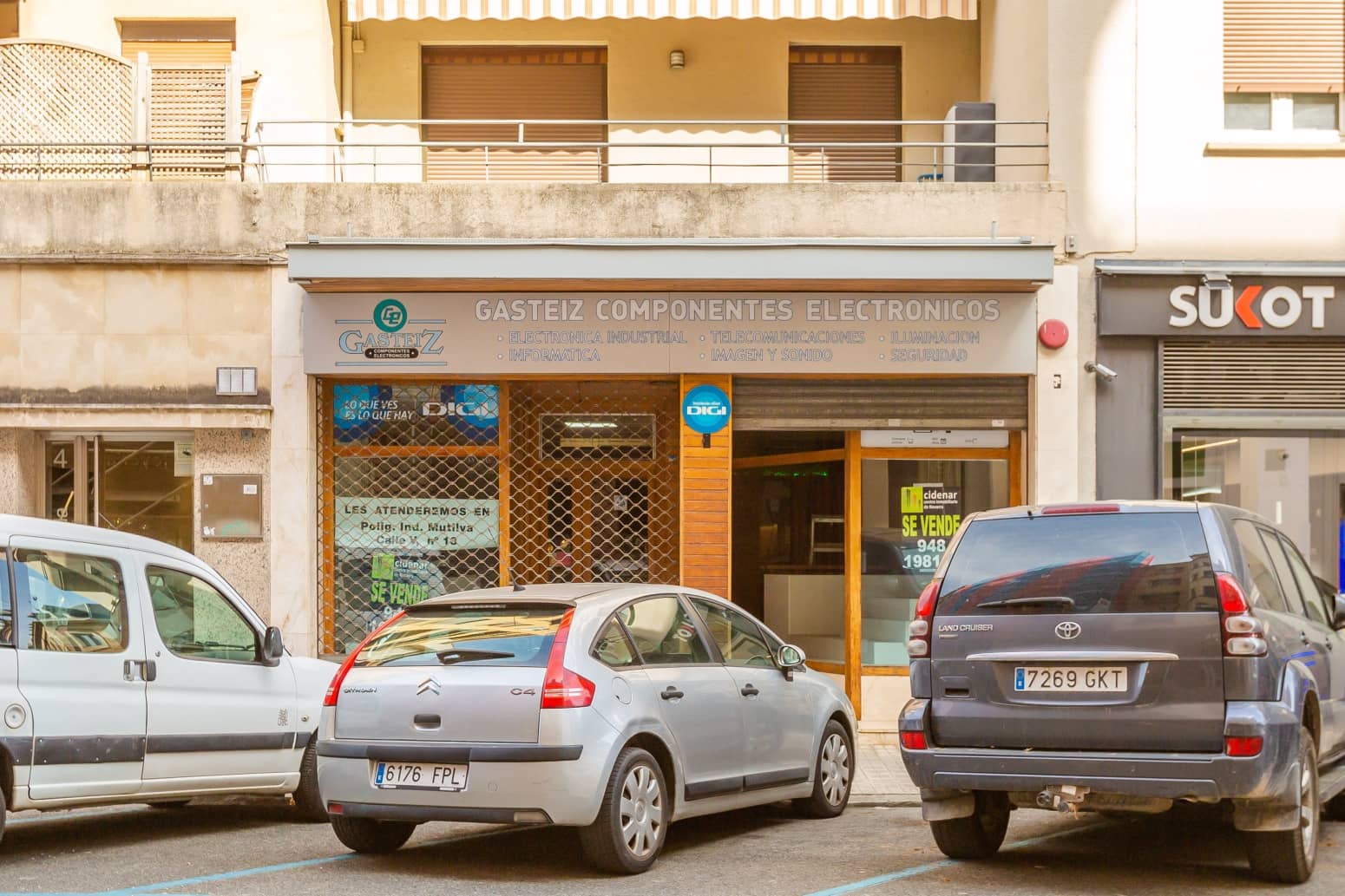 Commercial for sale in Pamplona / Iruna - € 220,000 (Ref: 9794316)