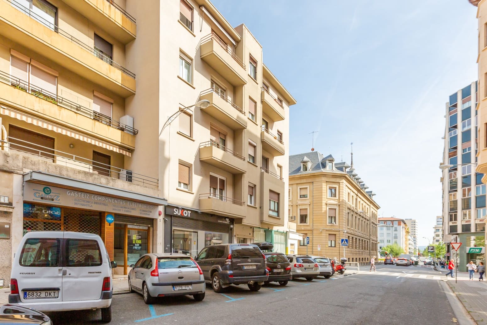 Commercial for sale in Pamplona / Iruna - € 220,000 (Ref: 9794316)
