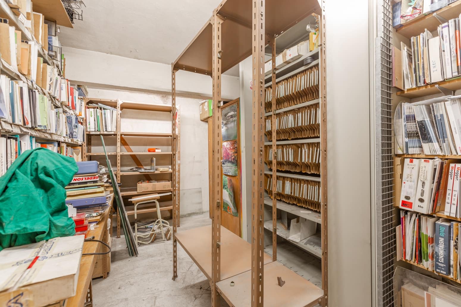 Commercial for sale in Pamplona / Iruna - € 220,000 (Ref: 9794316)