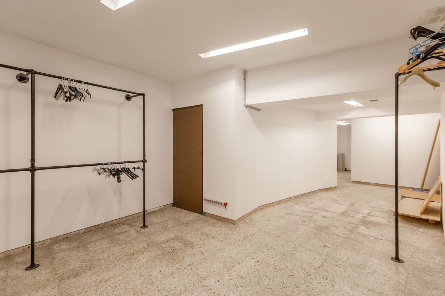 Commercial for rent in Pamplona / Iruna - € 1,100 (Ref: 9794317)