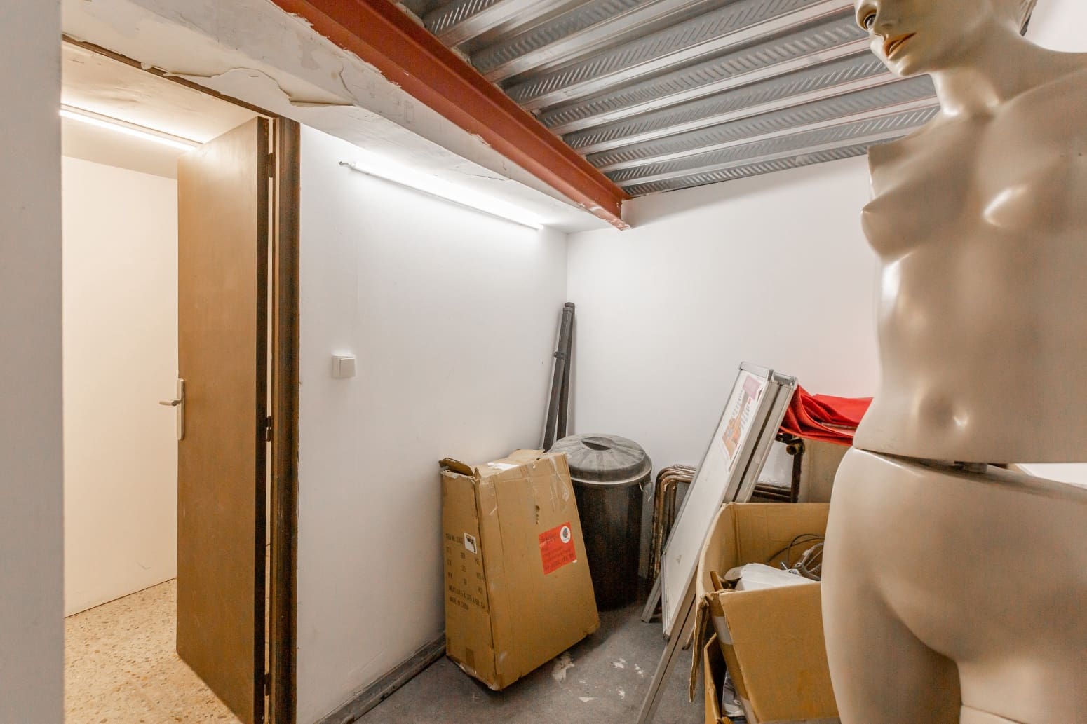 Commercial for rent in Pamplona / Iruna - € 1,100 (Ref: 9794317)