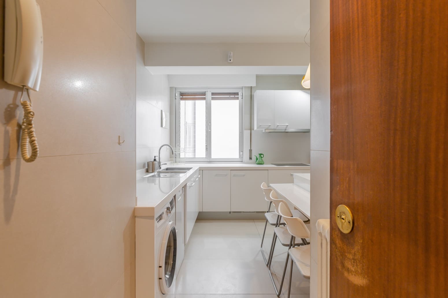 Piso de 6 habitaciones en Pamplona / Iruña en alquiler con piscina - 1.850 € (Ref: 9806253)