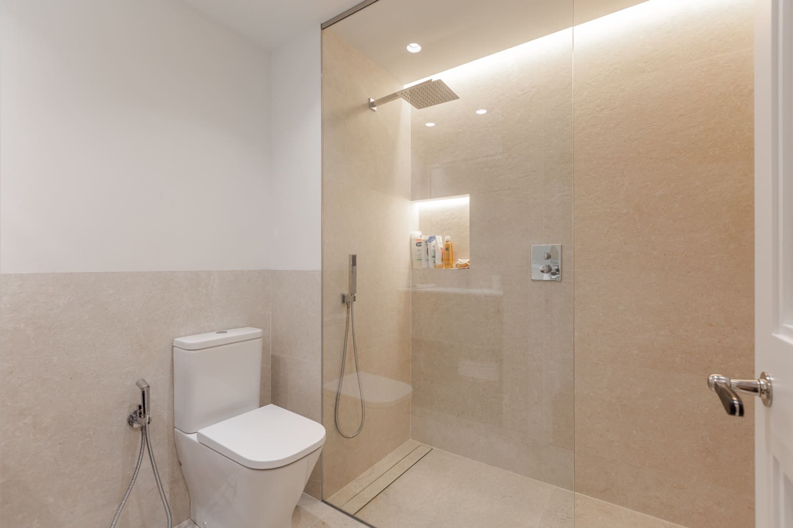 Piso de 6 habitaciones en Pamplona / Iruña en alquiler con piscina - 1.850 € (Ref: 9806253)