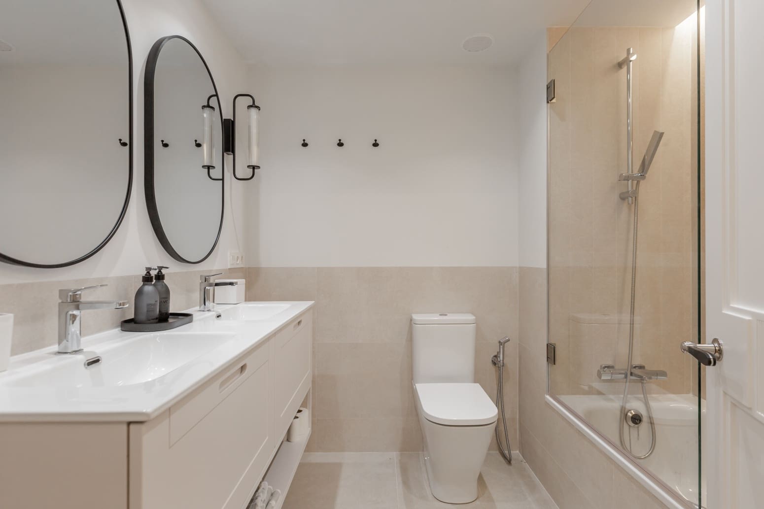 Piso de 6 habitaciones en Pamplona / Iruña en alquiler con piscina - 1.850 € (Ref: 9806253)