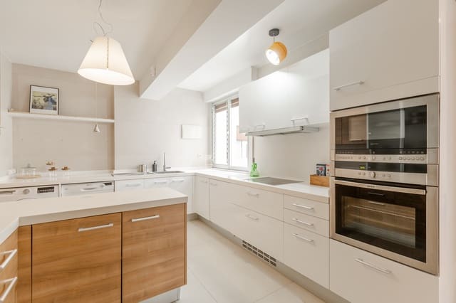 6 slaapkamer Flat te huur in Pamplona met zwembad - € 1.850 (Ref: 9806253)