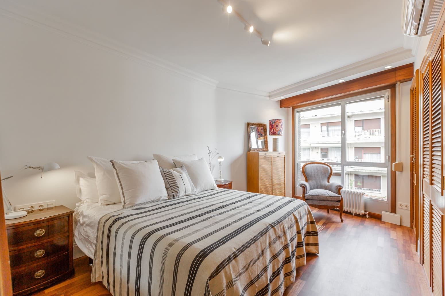 Piso de 6 habitaciones en Pamplona / Iruña en alquiler con piscina - 1.850 € (Ref: 9806253)