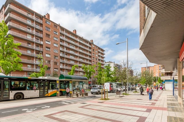 6 slaapkamer Flat te huur in Pamplona met zwembad - € 1.850 (Ref: 9806253)