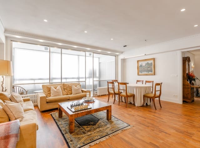 6 slaapkamer Flat te huur in Pamplona met zwembad - € 1.850 (Ref: 9806253)