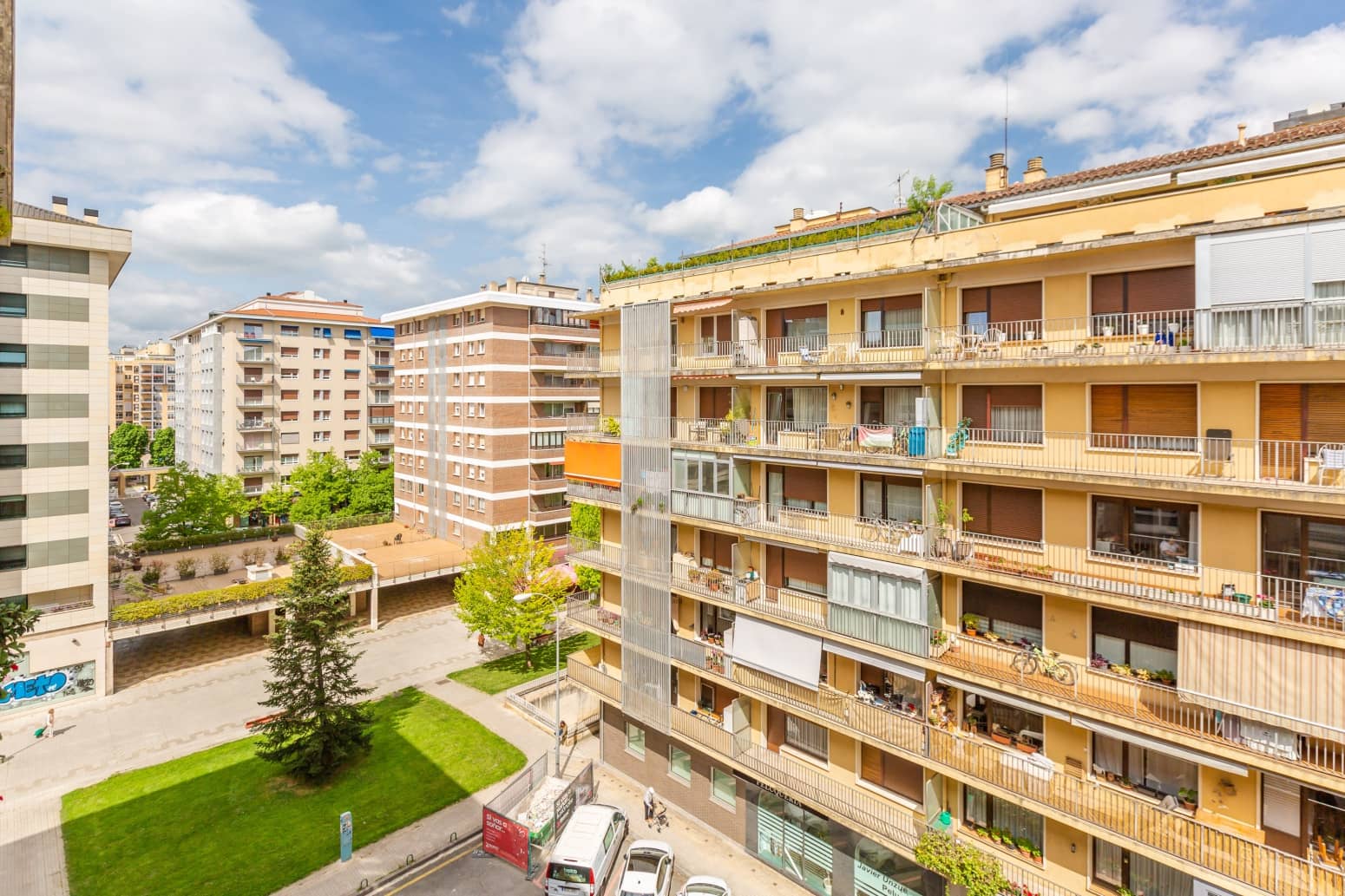 Piso de 6 habitaciones en Pamplona / Iruña en alquiler con piscina - 1.850 € (Ref: 9806253)