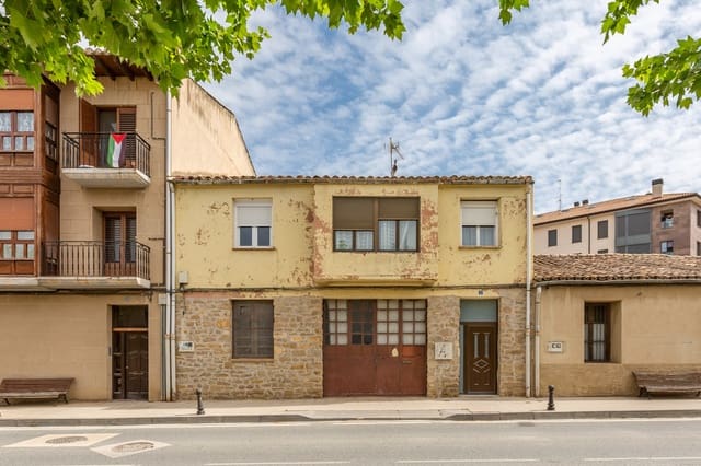 4 soverom Villa til salgs i Tafalla med garasje - € 530 000 (Ref: 9807808)