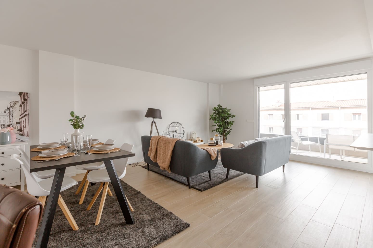 3 bedroom Flat for sale in Pamplona / Iruna with garage - € 660,000 (Ref: 9822392)