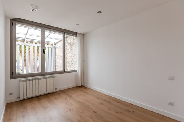 4 Zimmer Villa zu vermieten in Pamplona / Iruña mit Garage - 2.350 € (Ref: 9822394)