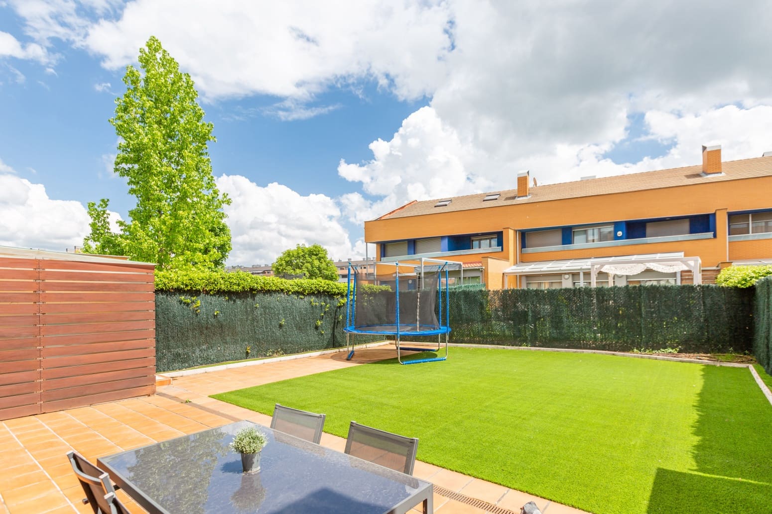 4 Zimmer Villa zu vermieten in Pamplona / Iruna mit Garage - 2.350 € (Ref: 9822394)