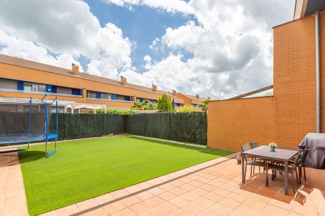4 Zimmer Villa zu vermieten in Pamplona / Iruña mit Garage - 2.350 € (Ref: 9822394)
