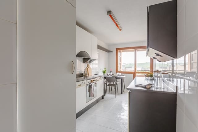 2 soveværelse Lejlighed til salg i Pamplona / Iruña med garage - € 290.000 (Ref: 9822397)