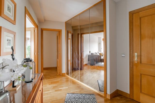 2 soveværelse Lejlighed til salg i Pamplona / Iruña med garage - € 290.000 (Ref: 9822397)