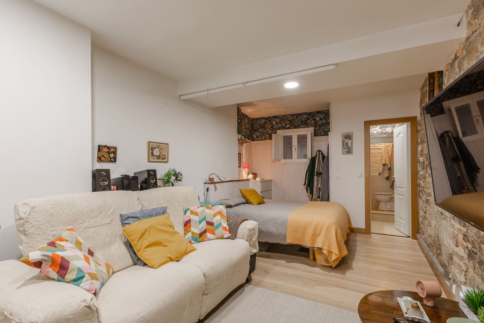 Commercial for sale in Pamplona / Iruna - € 106,000 (Ref: 9824716)