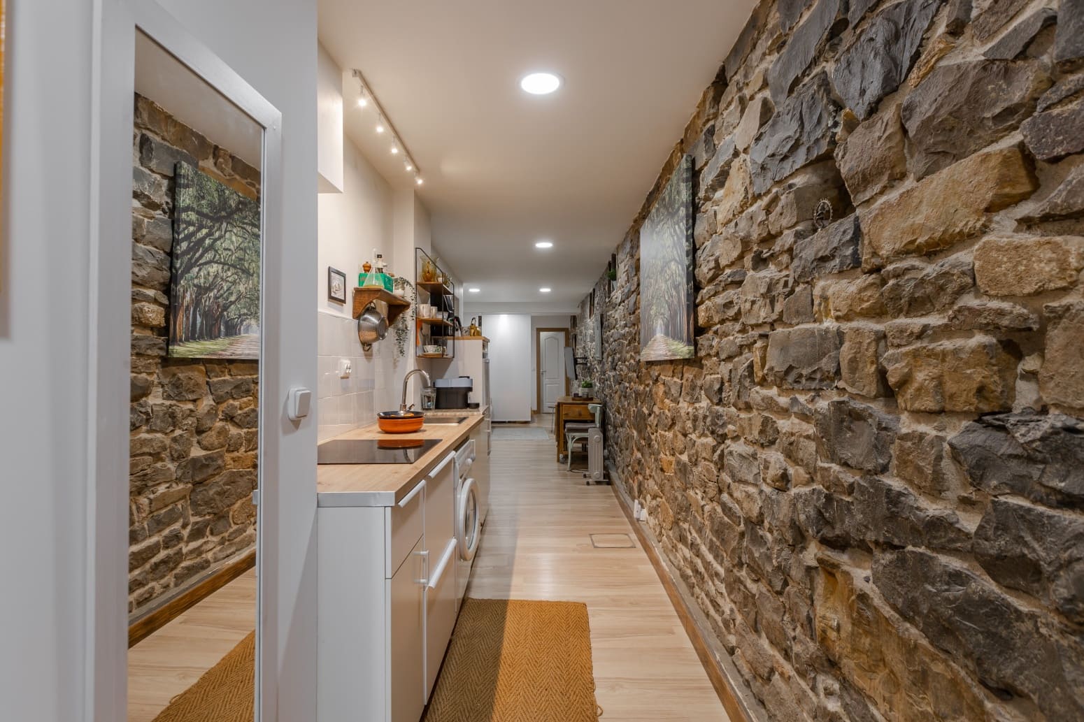 Commercial for sale in Pamplona / Iruna - € 106,000 (Ref: 9824716)