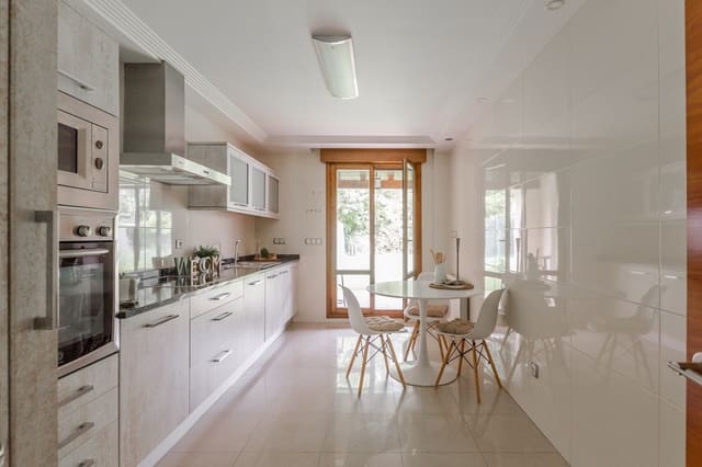 4 soveværelse Villa til salg i Egüés, Valle de Egüés/Eguesibar med garage - € 450.000 (Ref: 9824717)