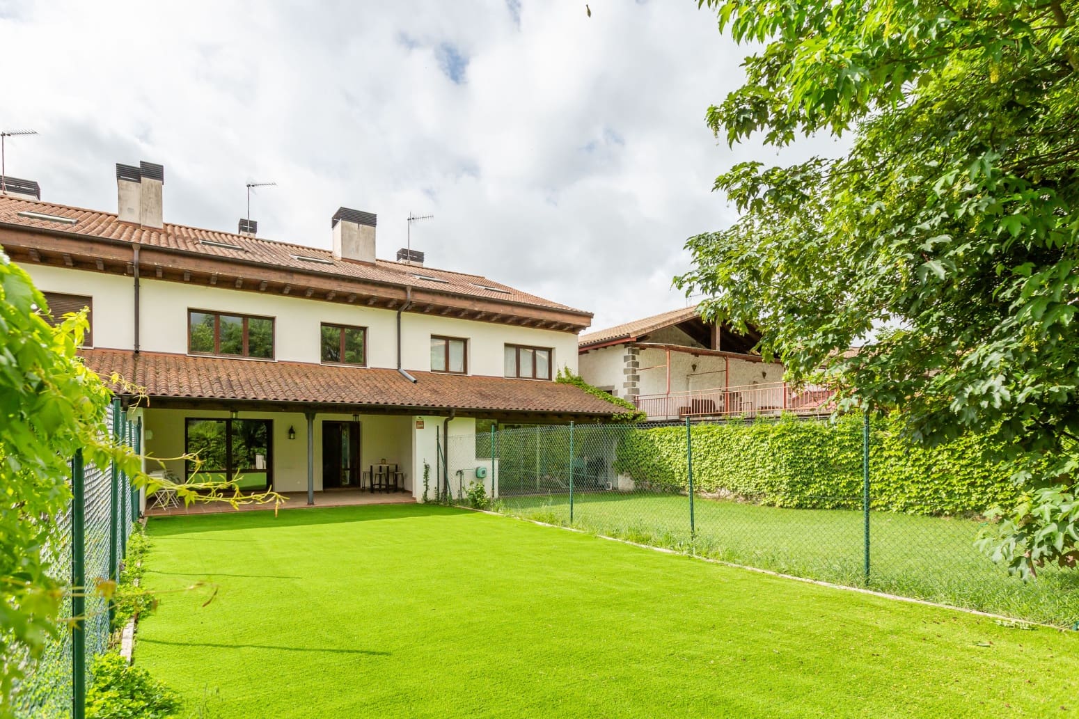 4 soveværelse Villa til salg i Egues med garage - € 450.000 (Ref: 9824717)