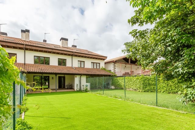 4 soveværelse Villa til salg i Egüés, Valle de Egüés/Eguesibar med garage - € 450.000 (Ref: 9824717)