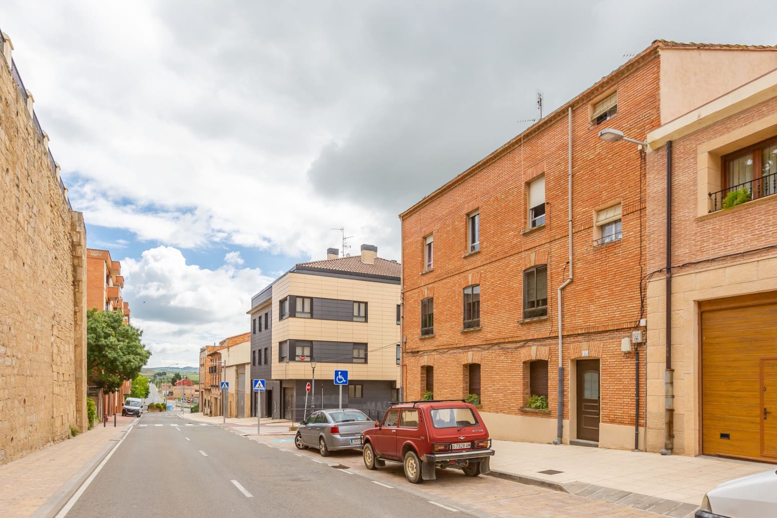4 bedroom Flat for sale in Viana - € 169,900 (Ref: 9830885)