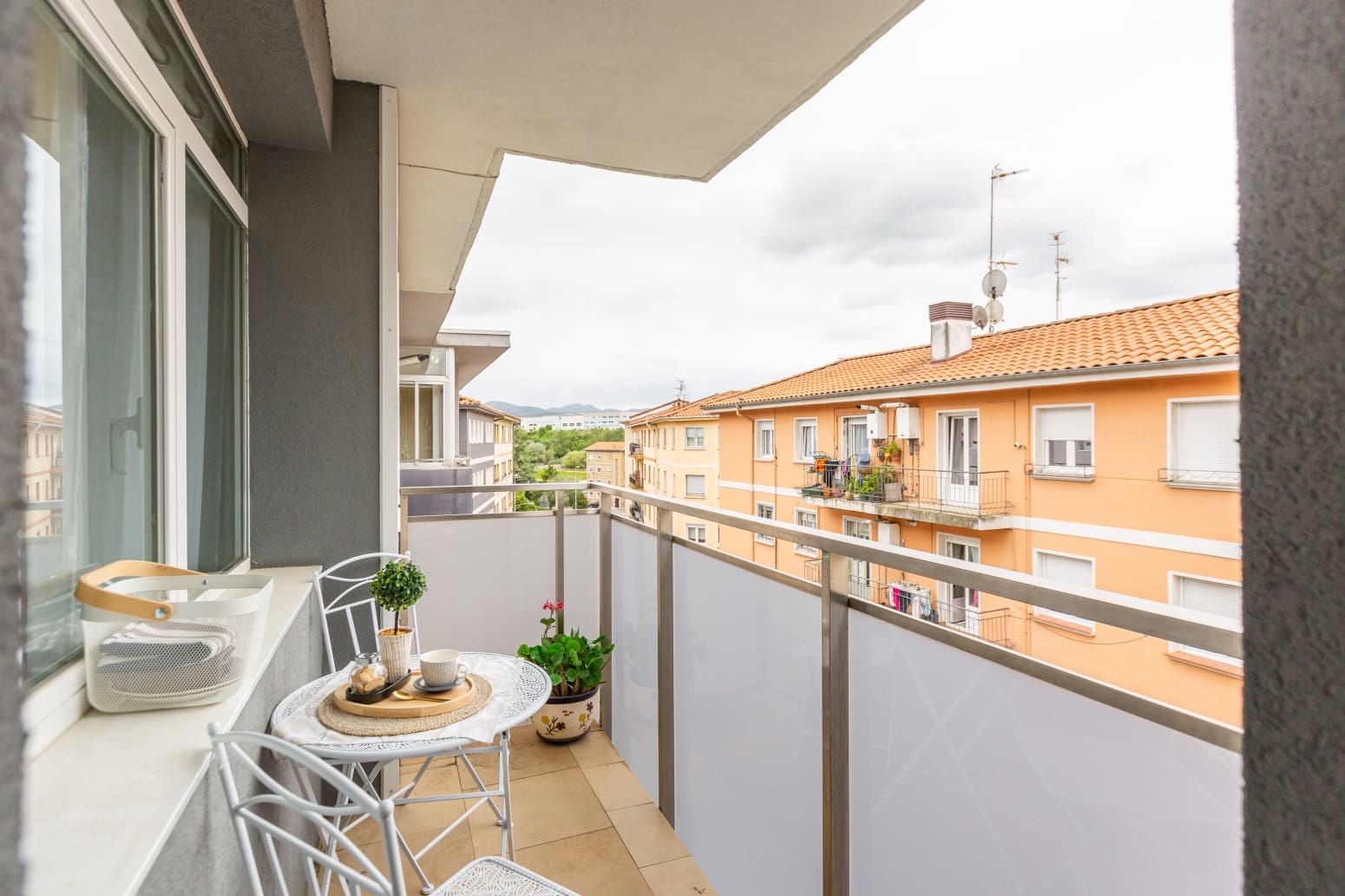 3 bedroom Flat for sale in Burlada with garage - € 235,000 (Ref: 9839025)