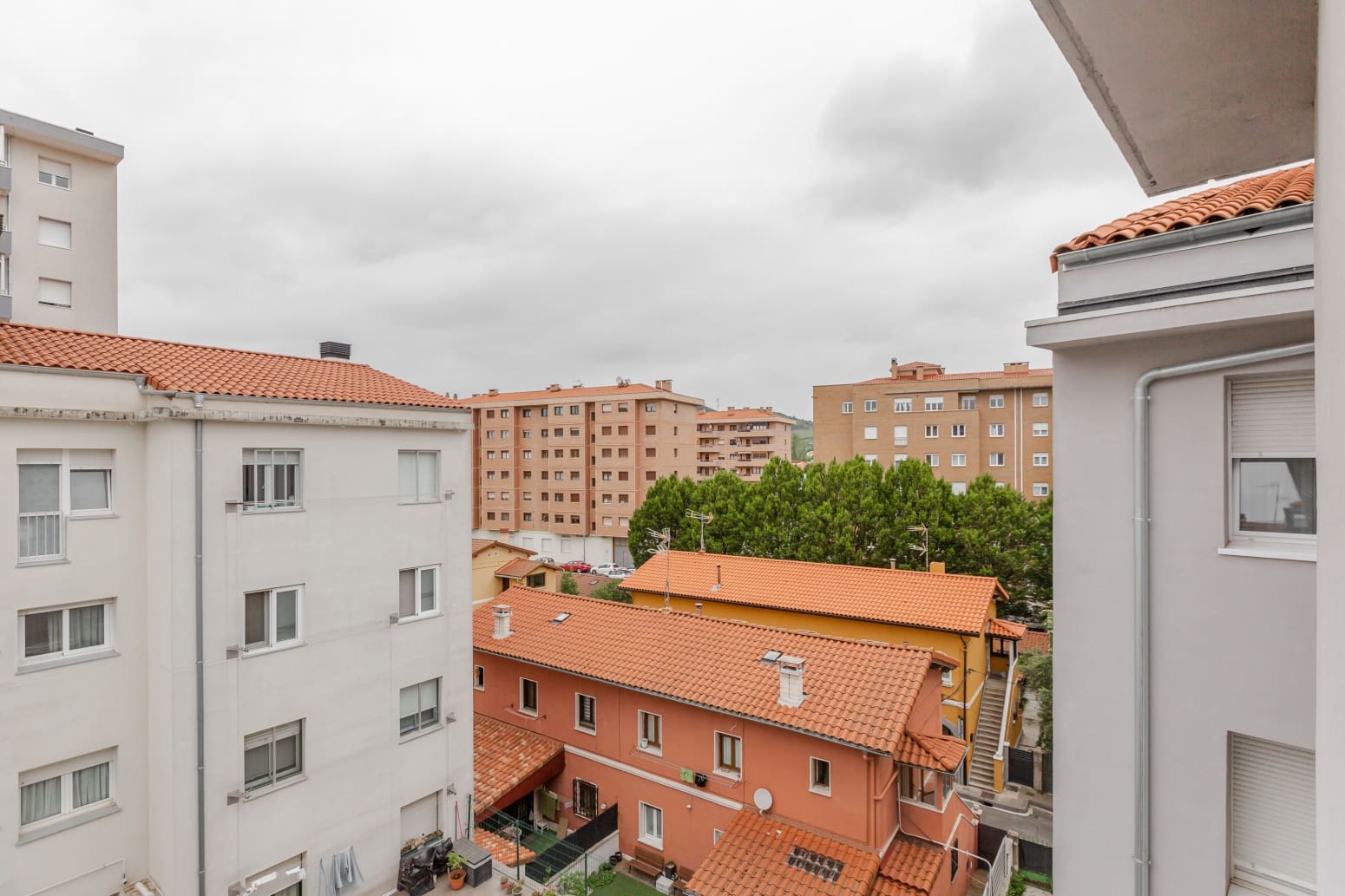 3 bedroom Flat for sale in Burlada with garage - € 235,000 (Ref: 9839025)