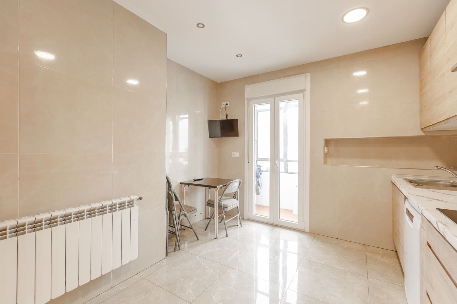 3 bedroom Flat for sale in Pamplona / Iruna - € 220,000 (Ref: 9839029)