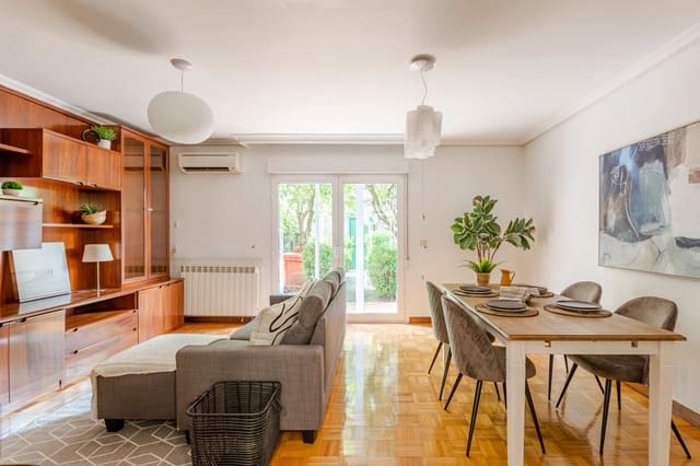 Chalet de 3 habitaciones en Berriozar en venta con garaje - 320.000 € (Ref: 9845188)
