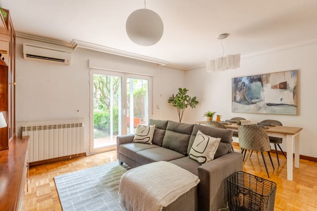 Chalet de 3 habitaciones en Berriozar en venta con garaje - 320.000 € (Ref: 9845188)