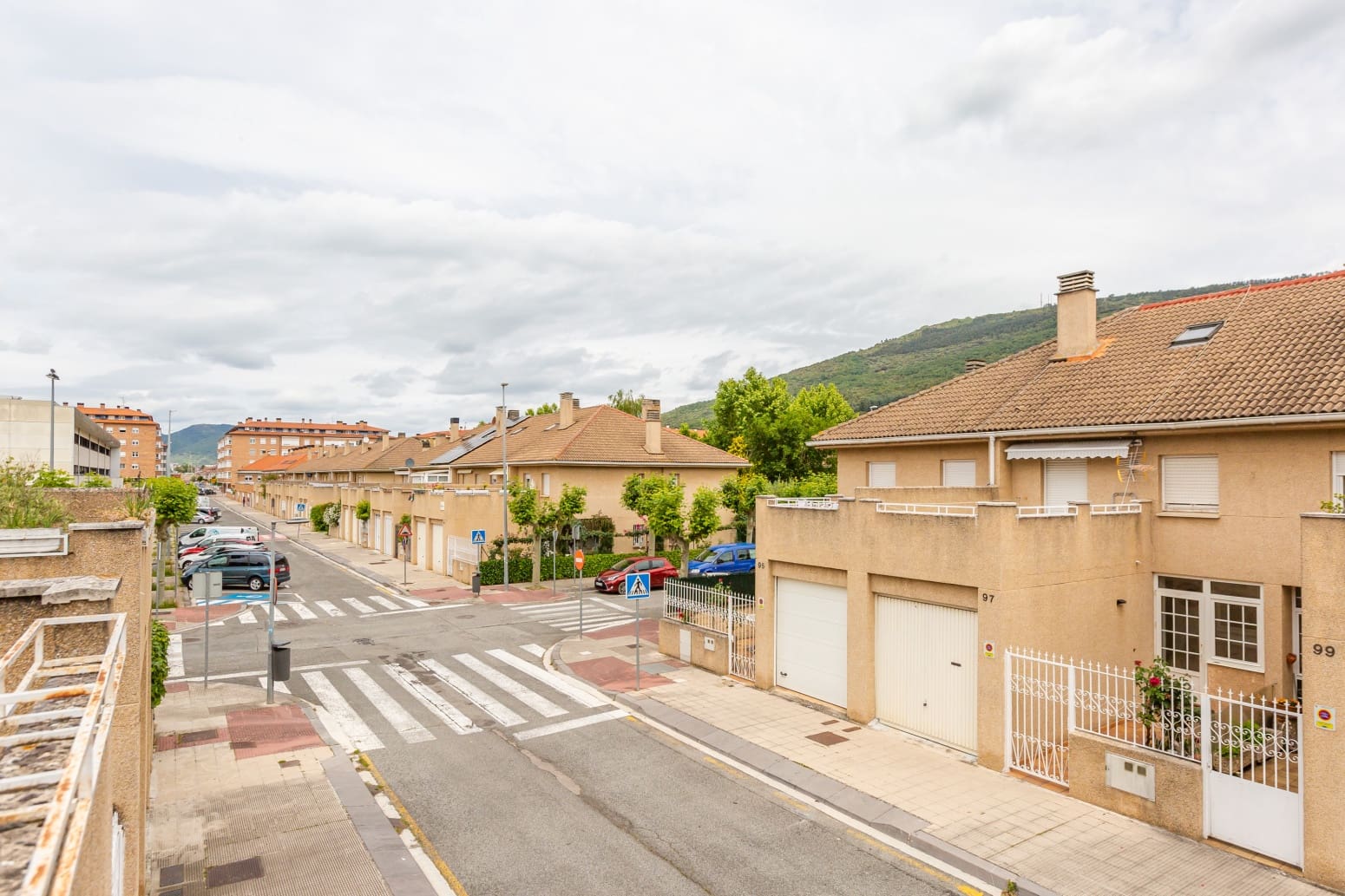 Chalet de 3 habitaciones en Berriozar en venta con garaje - 320.000 € (Ref: 9845188)