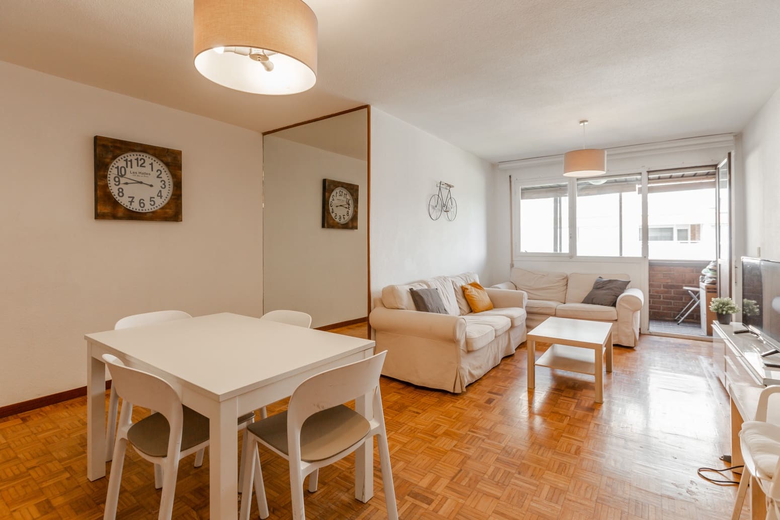 4 bedroom Flat for rent in Pamplona / Iruna - € 2,500 (Ref: 9851349)